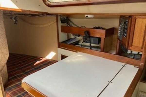 Watermark 33ft Carter Yacht For Sale
