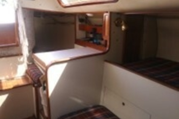 Watermark 33ft Carter Yacht For Sale