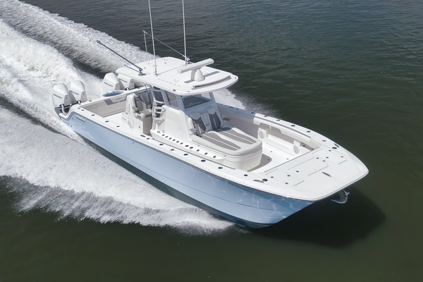 2025 Invincible 35