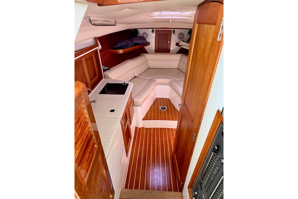 True Love 29ft MJM Yacht For Sale
