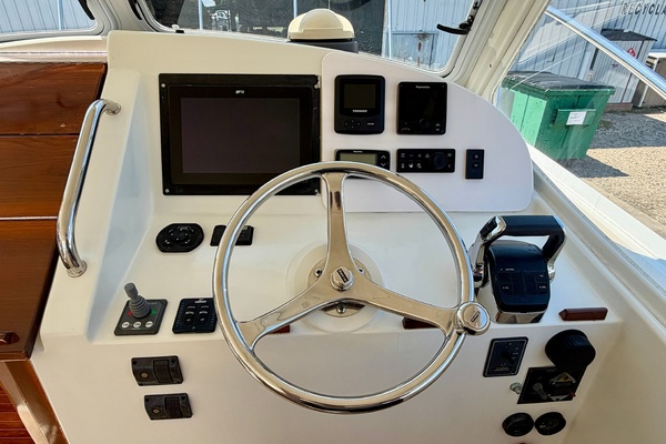 True Love 29ft MJM Yacht For Sale