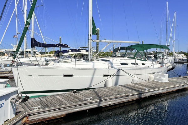 Gusto 37ft Beneteau Yacht For Sale
