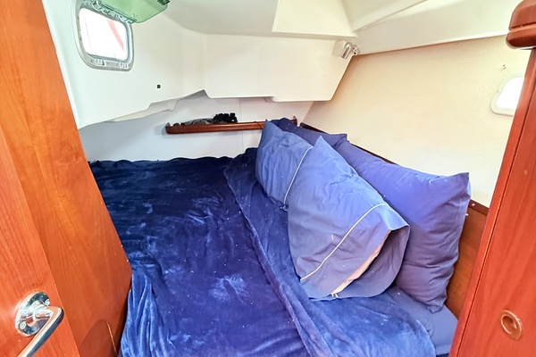 Gusto 37ft Beneteau Yacht For Sale