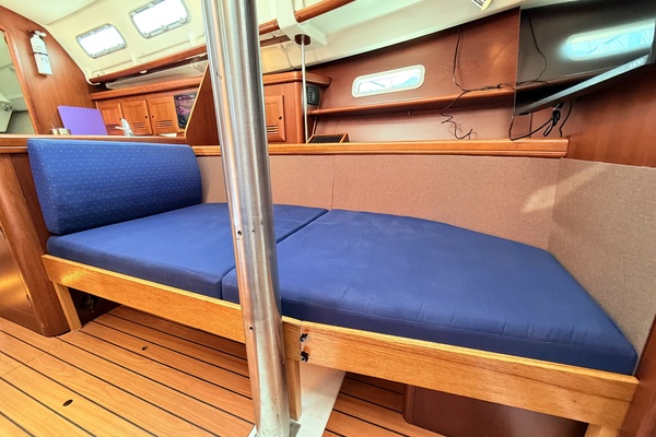 Gusto 37ft Beneteau Yacht For Sale