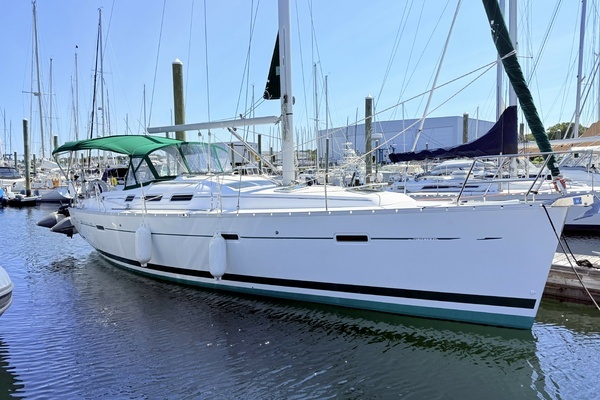 37-ft-Beneteau-2004-373-Gusto Portsmouth Rhode Island United States  yacht for sale