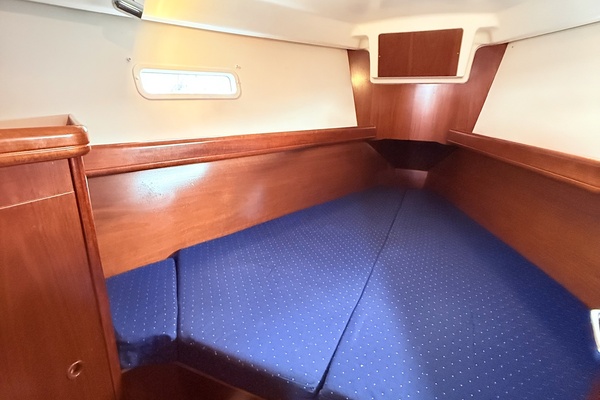 Gusto 37ft Beneteau Yacht For Sale