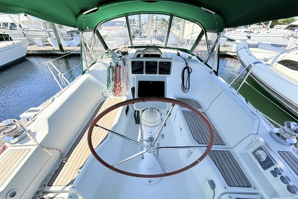 Gusto 37ft Beneteau Yacht For Sale