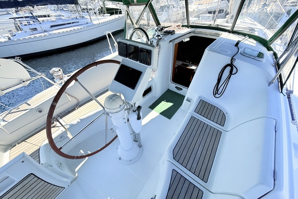 Gusto 37ft Beneteau Yacht For Sale