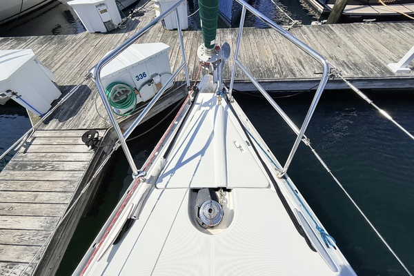 Gusto 37ft Beneteau Yacht For Sale