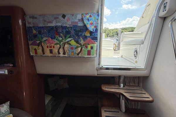 34ft Crownline Yacht For Sale