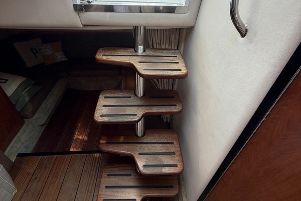 34ft Crownline Yacht For Sale