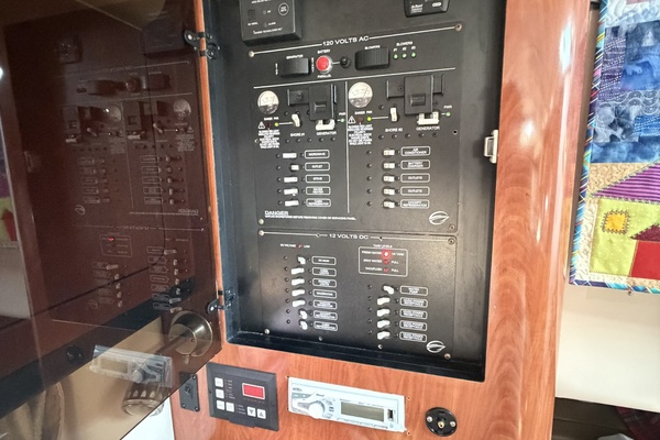 34ft Crownline Yacht For Sale