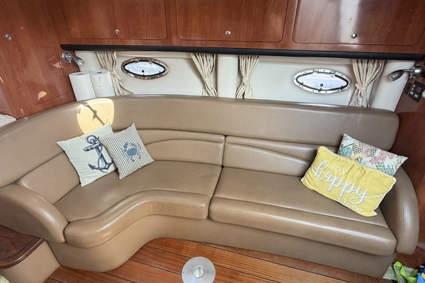 34ft Crownline Yacht For Sale