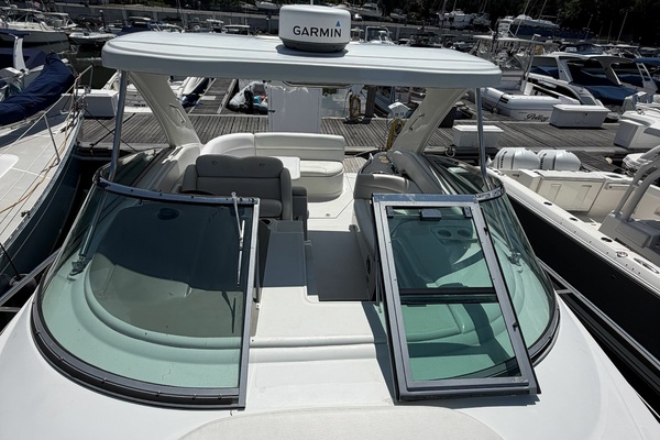 34ft Crownline Yacht For Sale