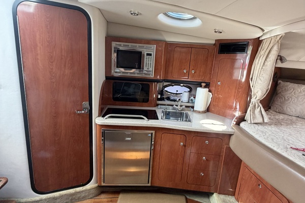 34ft Crownline Yacht For Sale