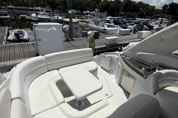 34ft Crownline Yacht For Sale