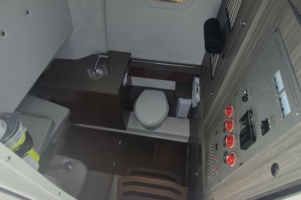 JOKER S JEWEL 35ft Wellcraft Yacht For Sale