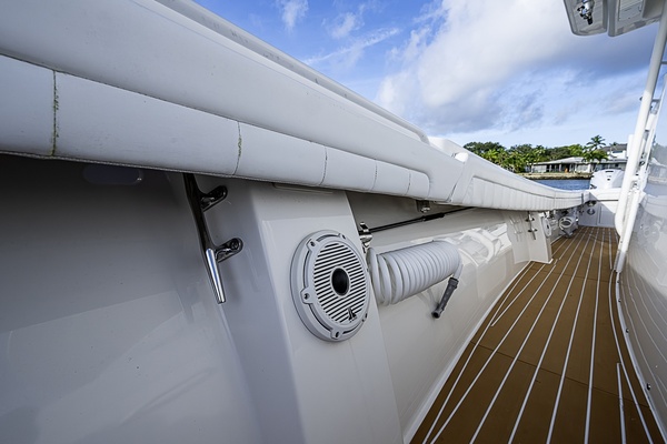 Jupiter 41 BIG HIT - Exterior
