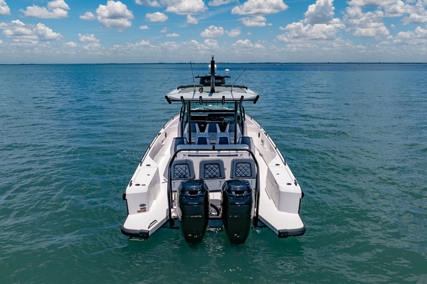 2021 Axopar 37