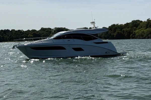 2017 Sea Ray 400 Sundancer