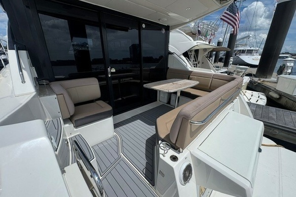 Sea Ray 400 Sundancer Yacht For Sale