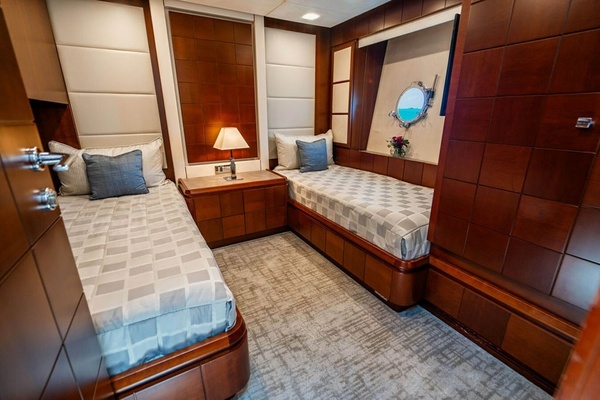 BEAUTIFUL M 95ft Azimut Yacht For Sale