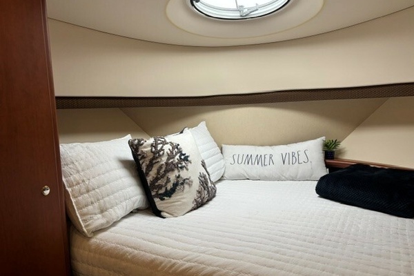 LADY KT  34ft Silverton Yacht For Sale