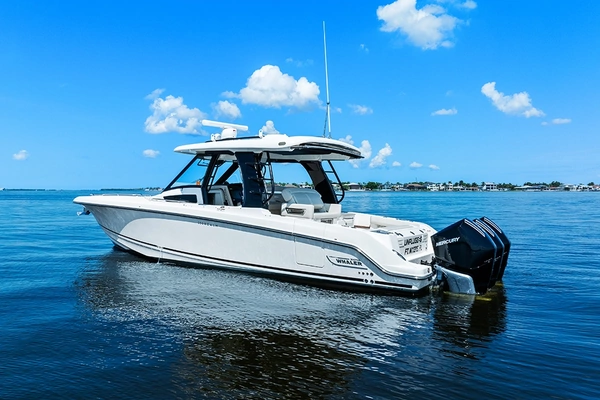 2023 Boston Whaler 35
