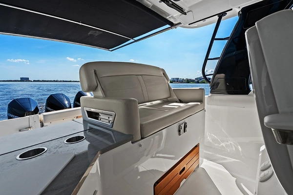 2023 Boston Whaler 35