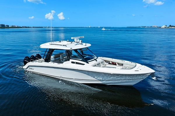 2023 Boston Whaler 35