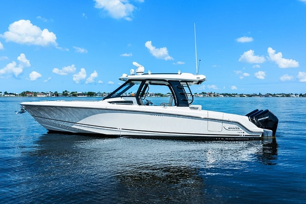 2023 Boston Whaler 35