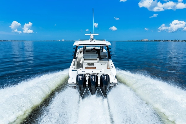 2023 Boston Whaler 35