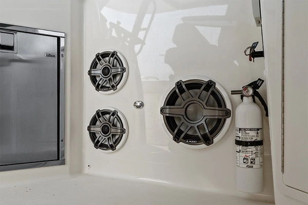 2023 Boston Whaler 35
