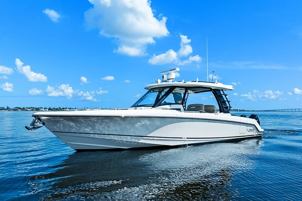 2023 Boston Whaler 35