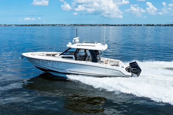 2023 Boston Whaler 35