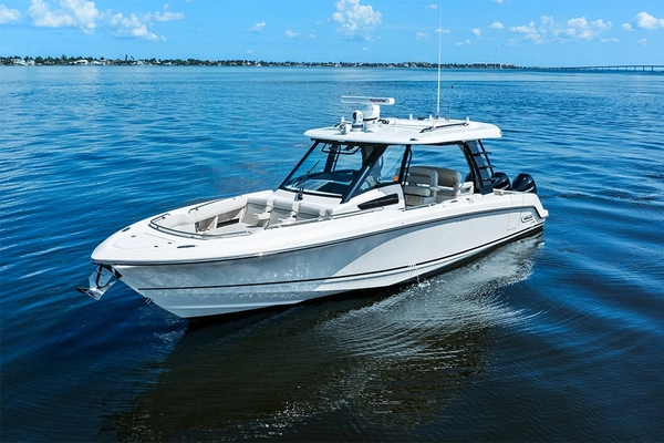 2023 Boston Whaler 35