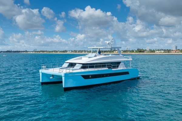 Two Oceans 555 Yacht For Sale