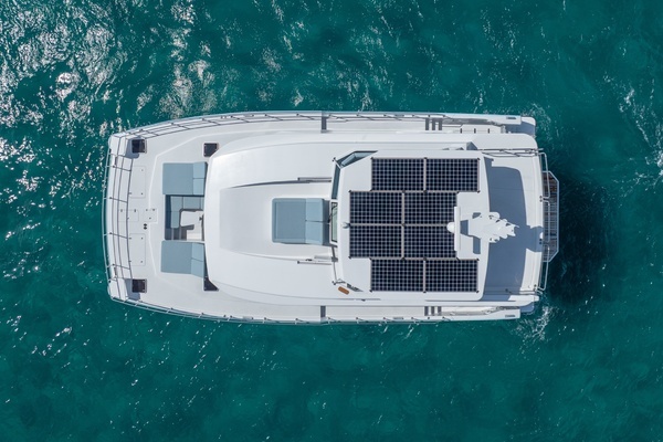 Two Oceans 555 Yacht For Sale