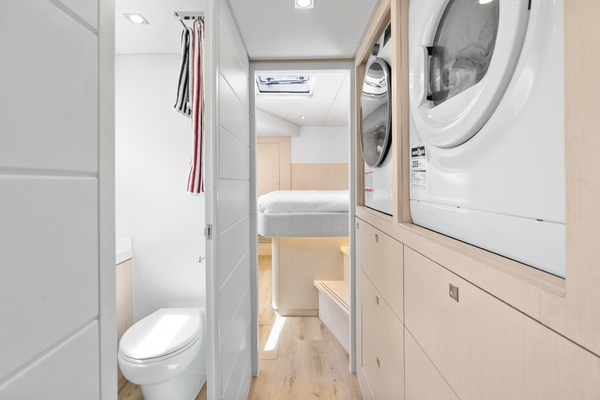 Two Oceans 555 Yacht For Sale