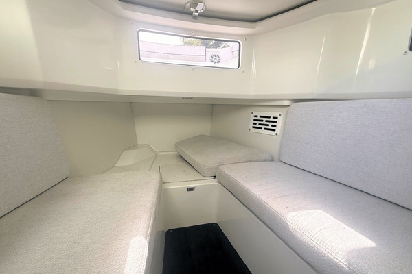 35ft Jeanneau Yacht For Sale