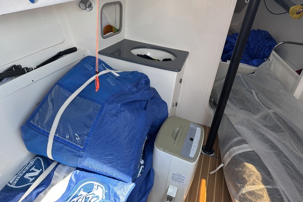 28ft J Boats Yacht For Sale