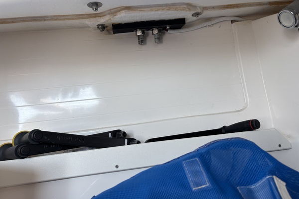 28ft J Boats Yacht For Sale