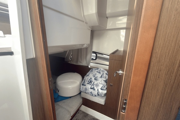 34ft Jeanneau Yacht For Sale