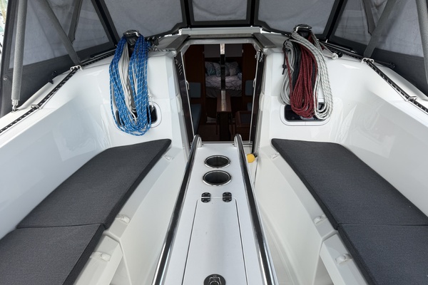 35ft Jeanneau Yacht For Sale