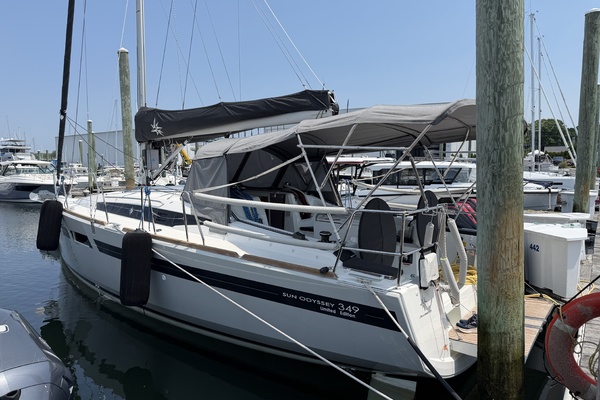35ft Jeanneau Yacht For Sale