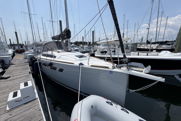 35ft Jeanneau Yacht For Sale