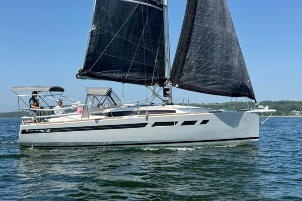 35ft Jeanneau Yacht For Sale