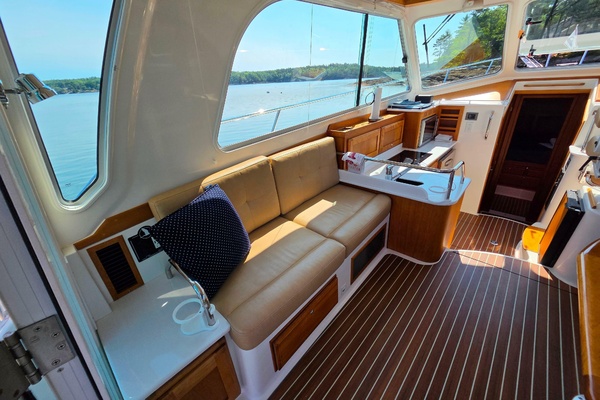 Scout 37ft Back Cove Yacht For Sale
