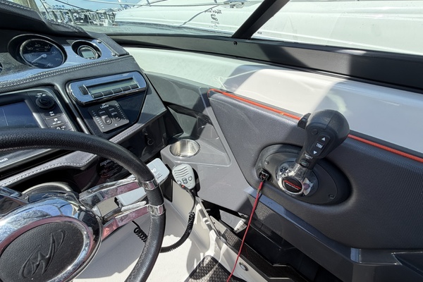 29ft Monterey Yacht For Sale