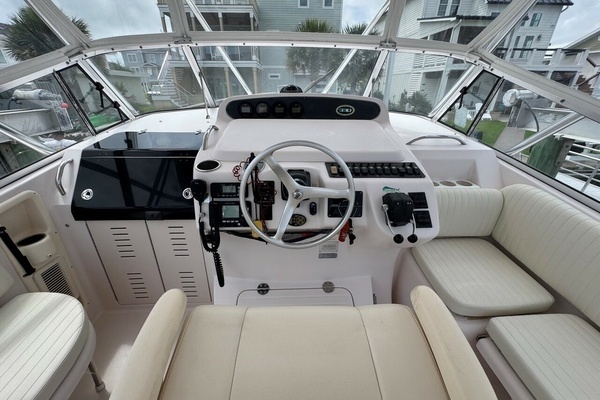 2003 Grady-White 33